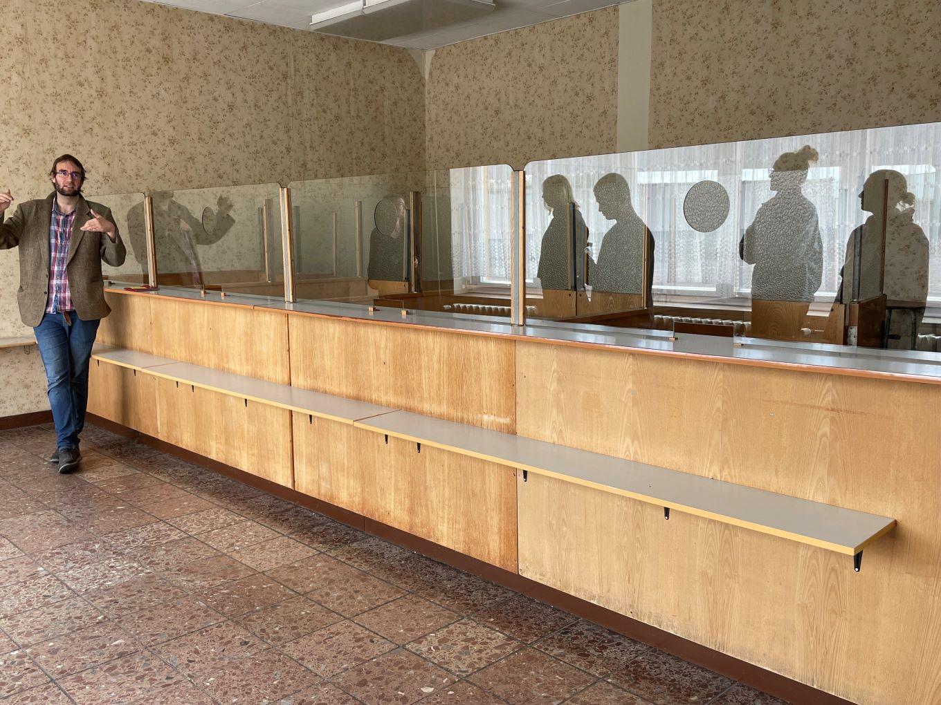 Inside the former currency exchange office of the GDR national bank.